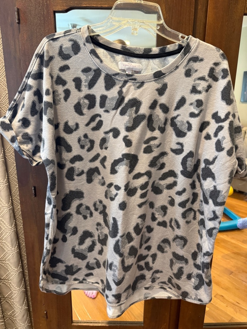 new directions Gray and Black Leopard Print Short Sleeve Top